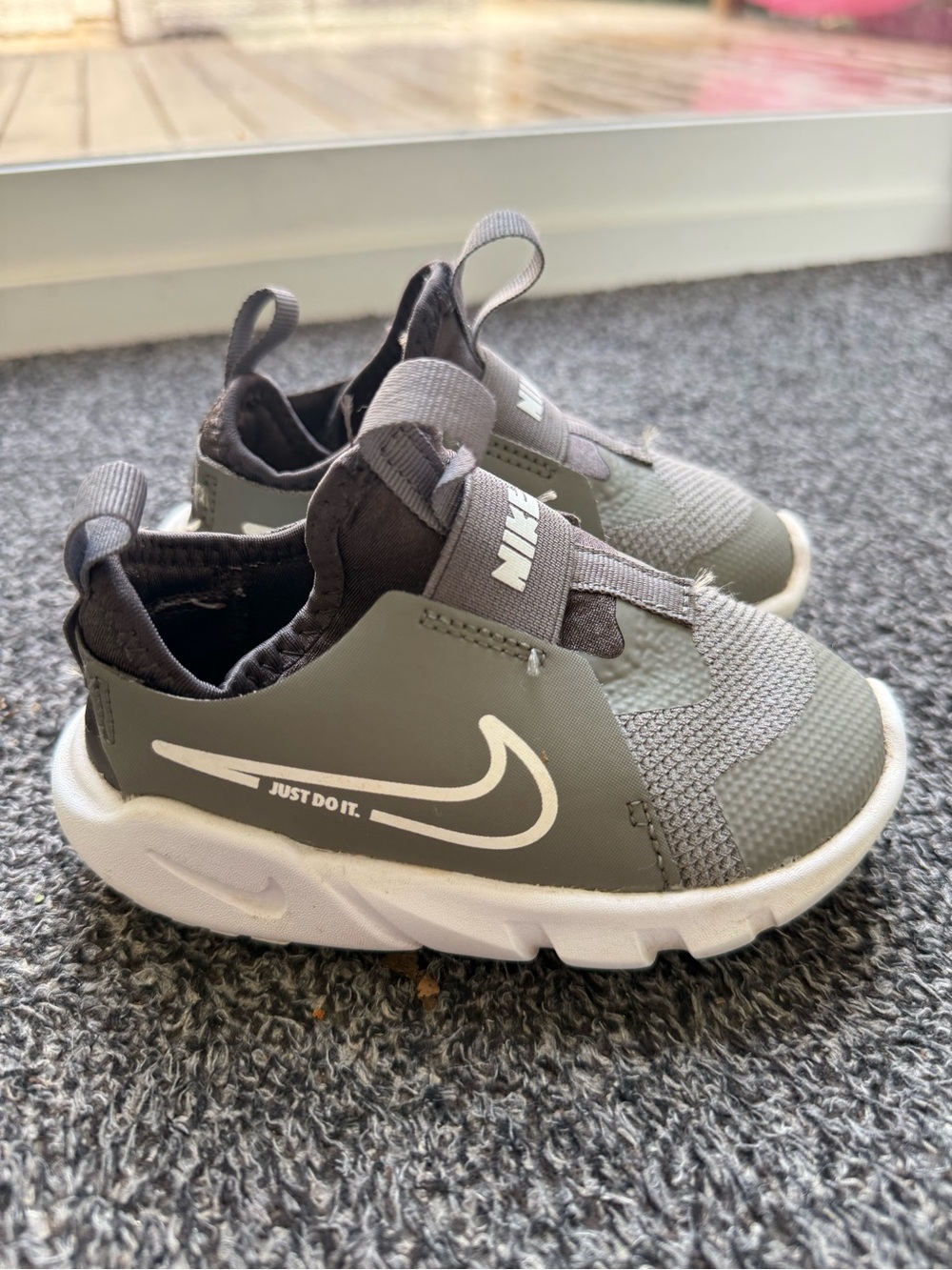 Nike Flex Runner 4 Size 7C